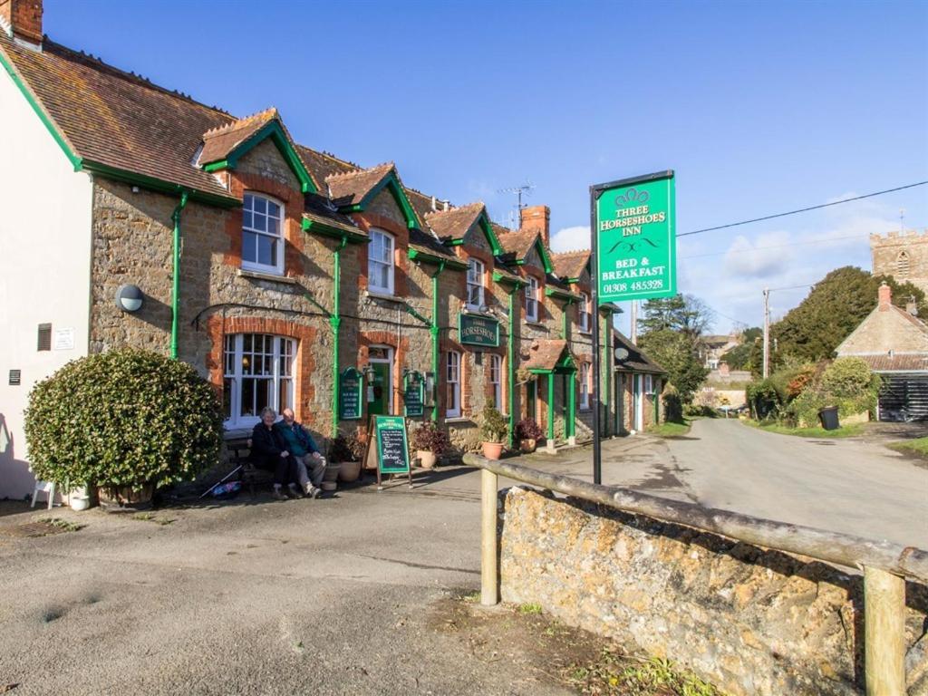 The Three Horseshoes Inn Bridport Exterior foto