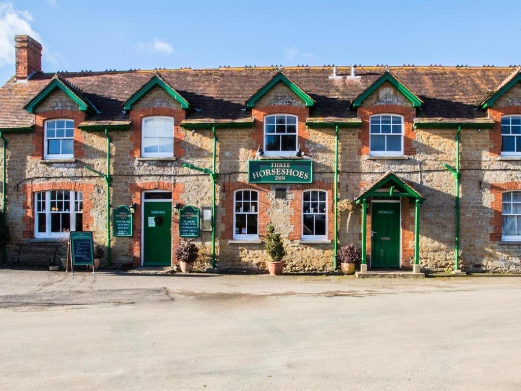 The Three Horseshoes Inn Bridport Exterior foto