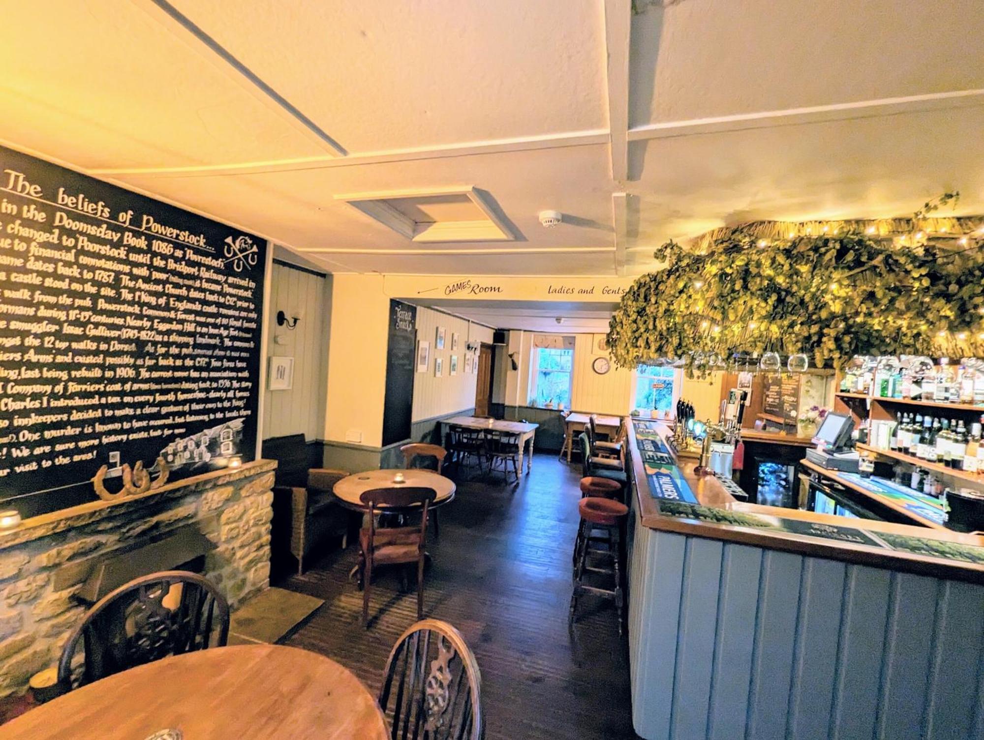 The Three Horseshoes Inn Bridport Exterior foto